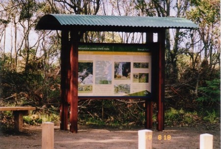 Info shelter with sign
